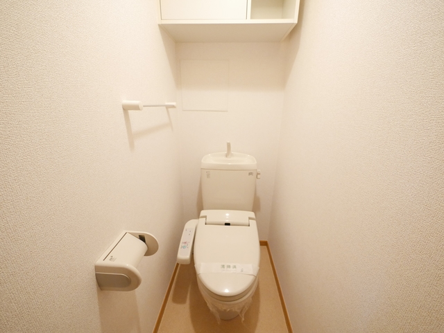 トイレ　★収納棚つきのトイレのお写真です★