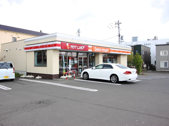 コンビニ　セイコーマート（コンビニ）まで500m