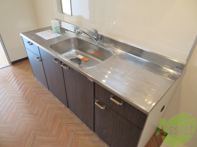 キッチン　シンプルなキッチンです。一人暮らしは最適ですね。