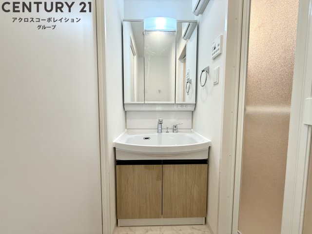 洗面設備　室内に洗濯機置き場があります