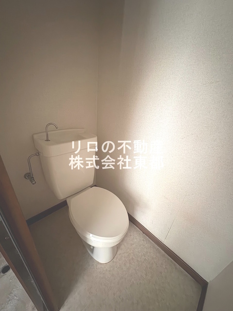 トイレ　白を基調にした空間で清潔感のあるトイレです♪