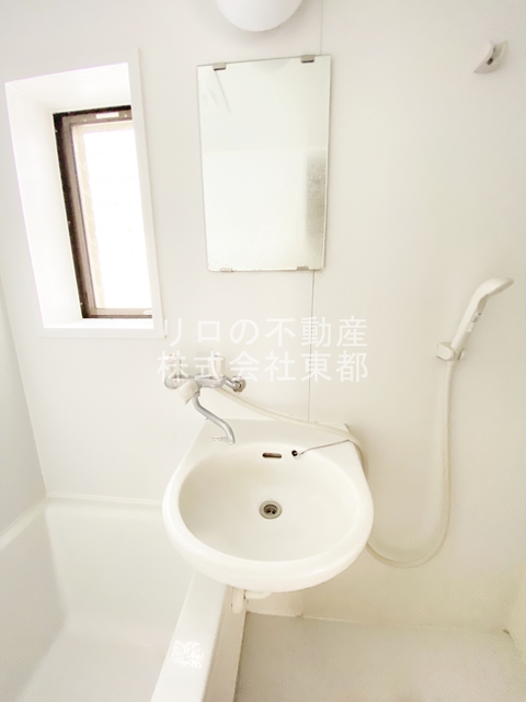 その他　南向き・明るい２面採光の洋室です☆