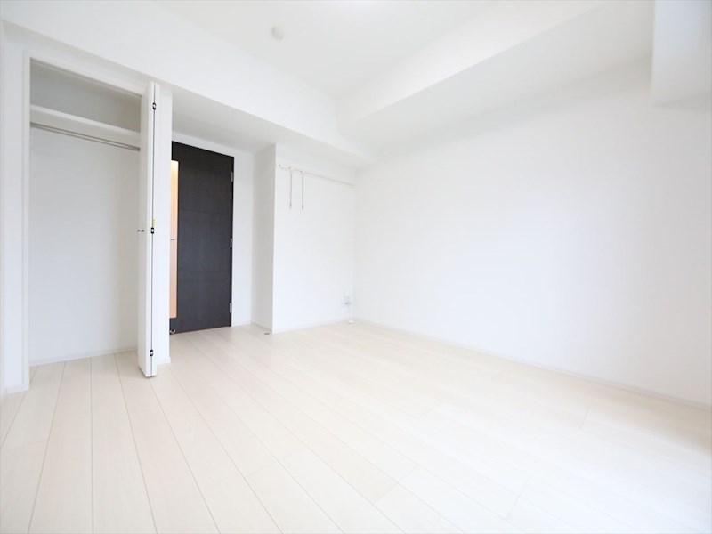 居室・リビング　洋室7.9帖　クローゼット付（収納充実してます）