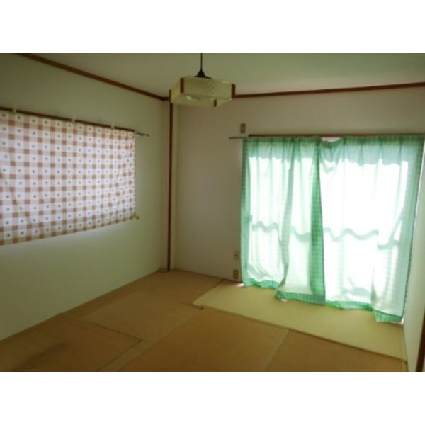 居室・リビング　ゆったり過ごせる居間です