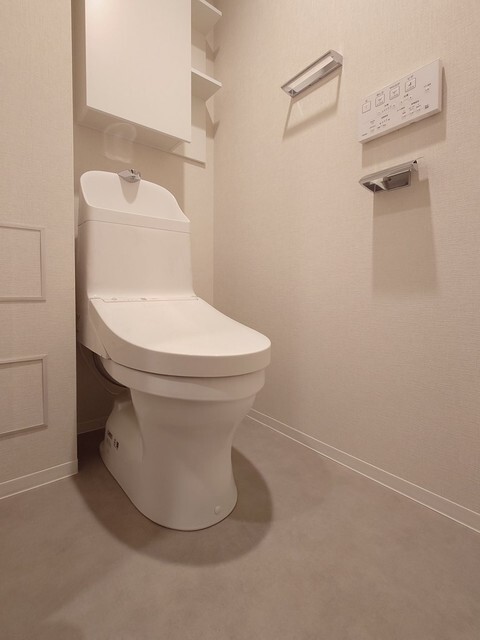 トイレ　※写真は同タイプ住戸です。