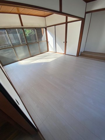 居室・リビング　リビング：広々12畳フローリング