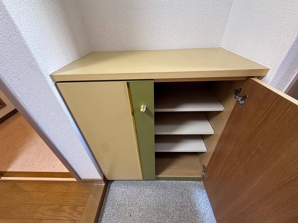 玄関　シューズボックス
