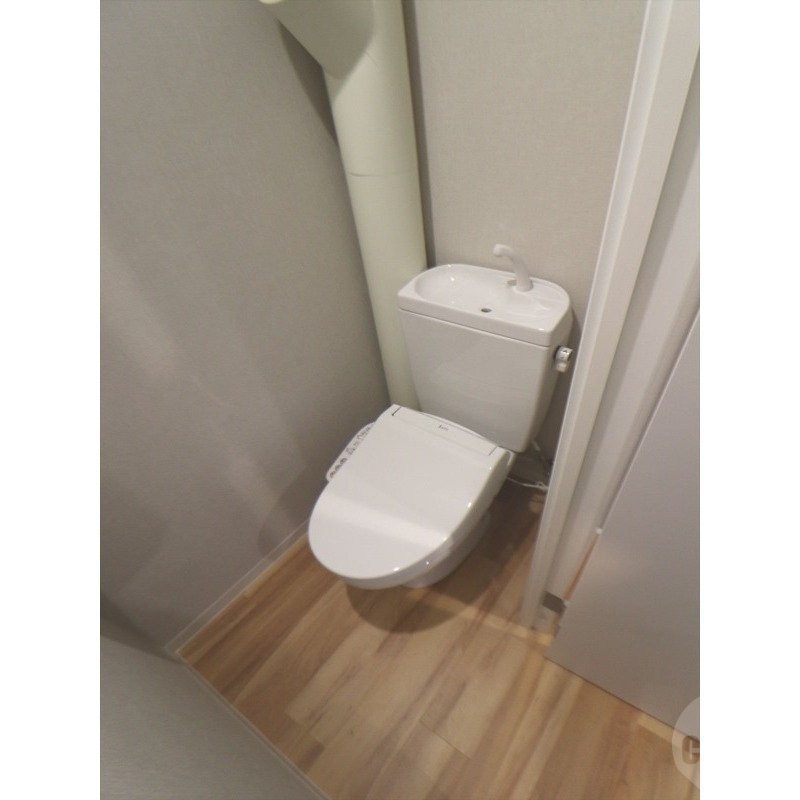 トイレ　温水洗浄暖房便座