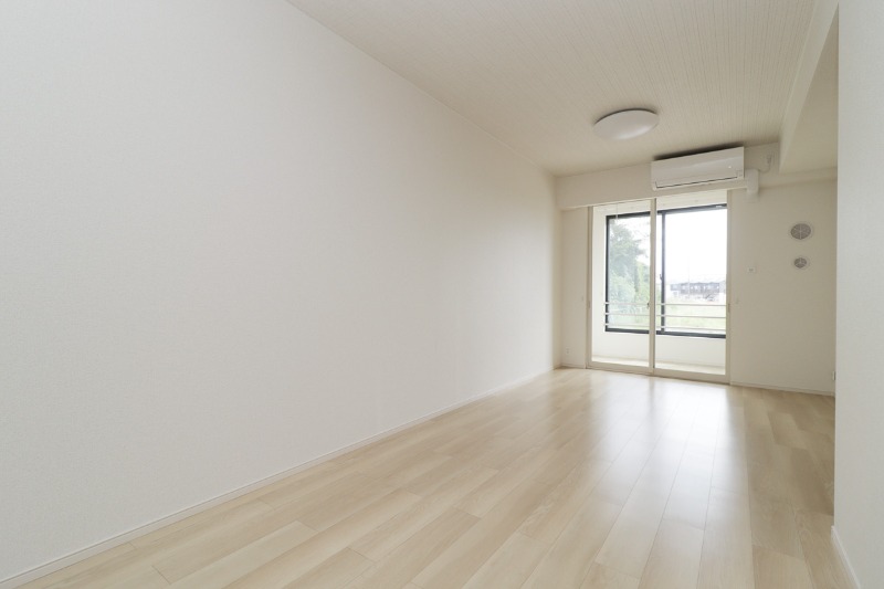 居室・リビング　図面と現状に相違がある場合には現状を優先