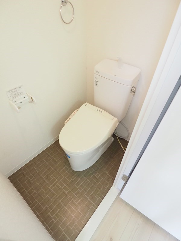 トイレ　ウォシュレット完備