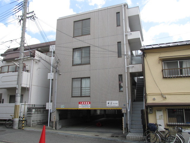 建物外観　パリっとした外観です