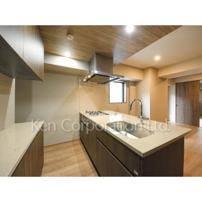 キッチン　同タイプ2階のお部屋を撮影。仕様が異なることがあります。