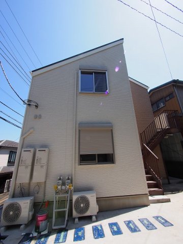 エントランス　最寄駅徒歩１０分