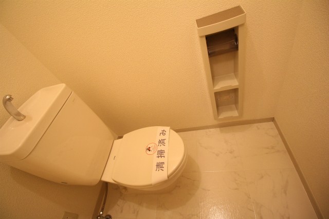 トイレ　別号室参考写真