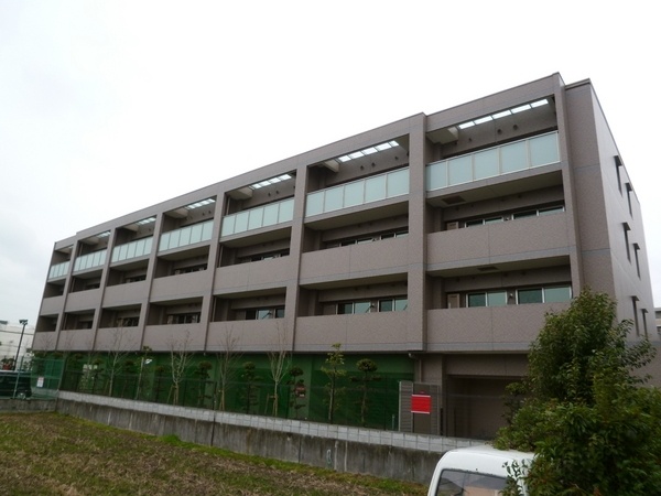 建物外観　おしゃれな外観タイル張り