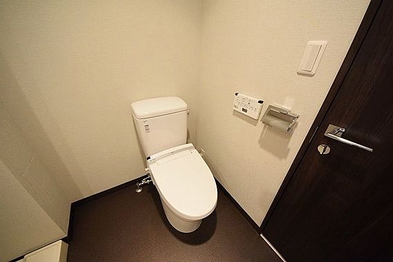 トイレ　※別部屋の参考写真です。