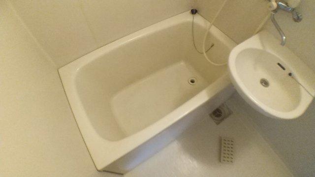 バス・シャワールーム　シンプルな浴室です！