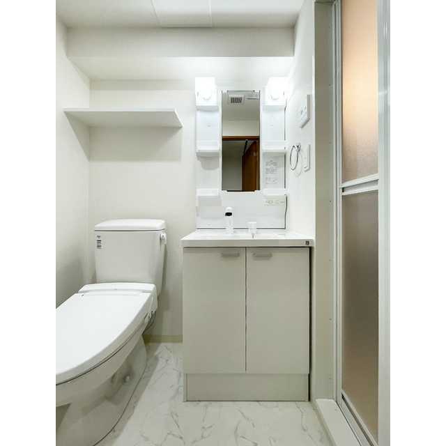 洗面設備　脱衣スペースもあります