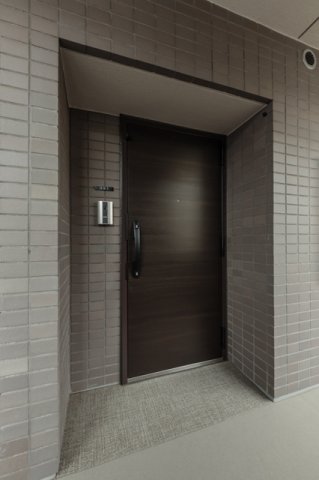 玄関　※写真は同タイプ住戸です。
