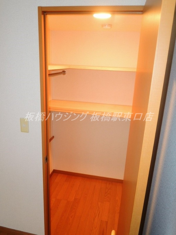 収納　ウォークインクローゼット