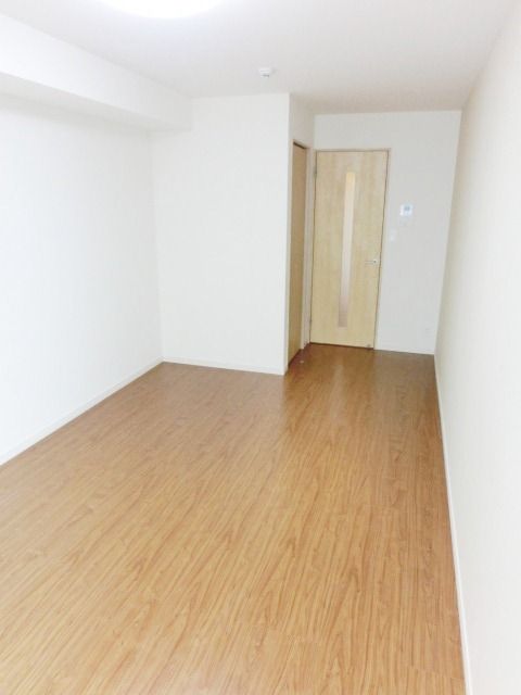 その他部屋・スペース　テラスからの洋室。