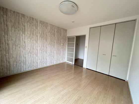 居室・リビング　※別号室の写真です。