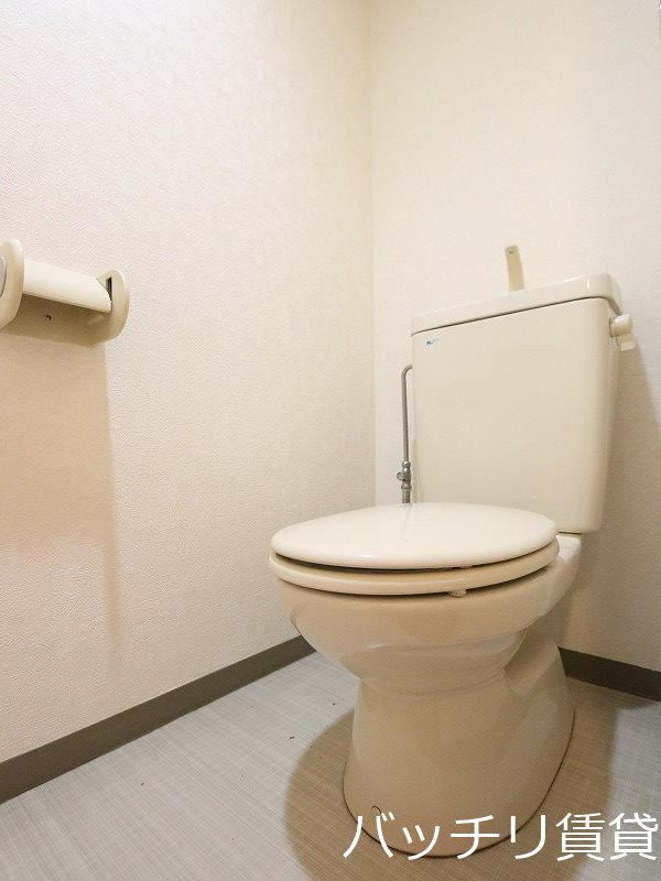 トイレ　別号室イメージの為、現状を優先致します。