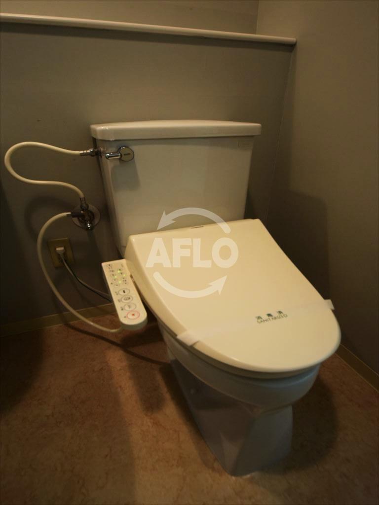 トイレ　グラスホッパー　温水洗浄便座