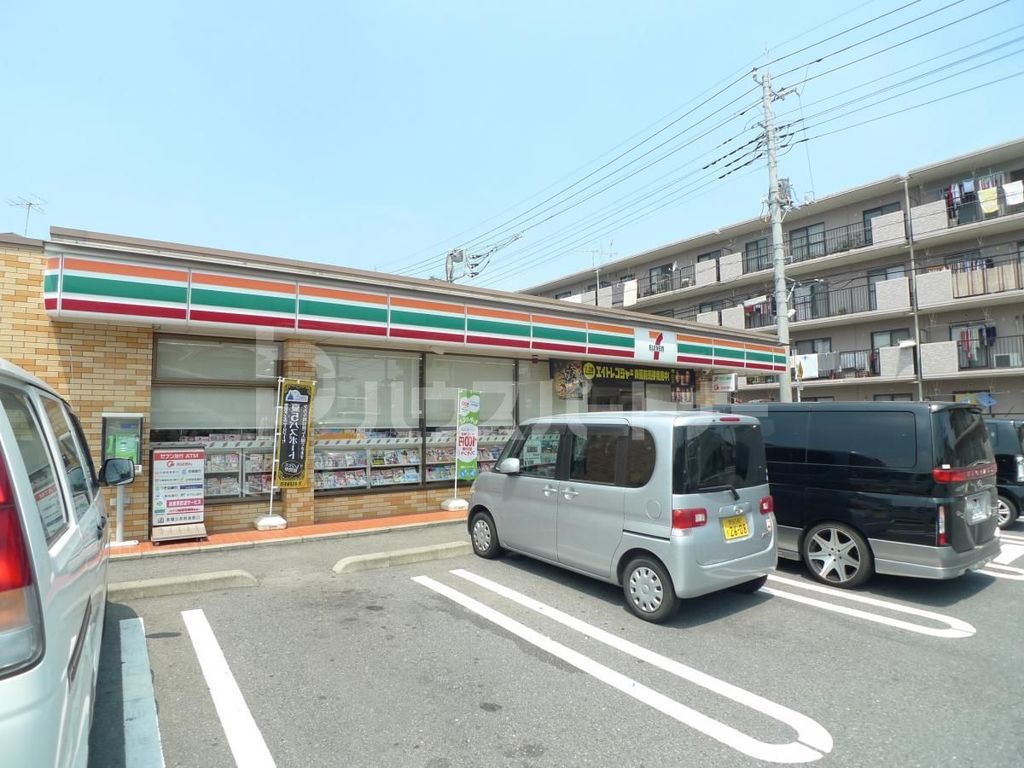 コンビニ　セブンイレブン松戸三ケ月店（コンビニ）まで530m