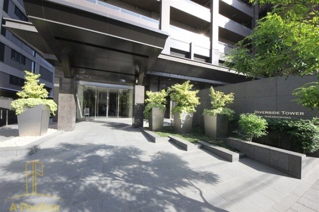 エントランス　リバーサイドタワー中之島