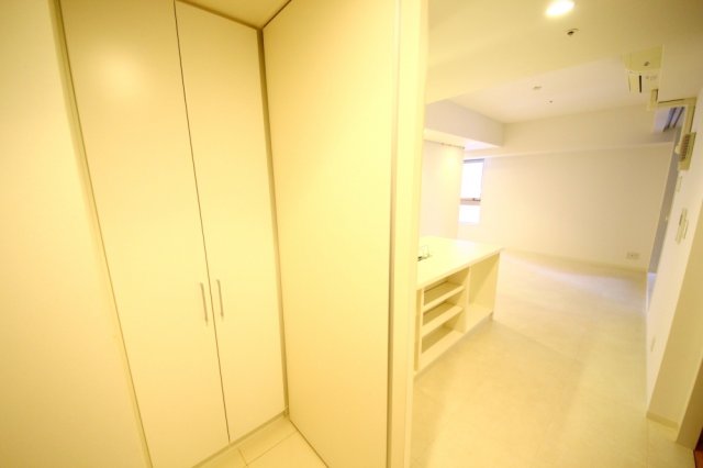 玄関　リバーサイドタワー中之島