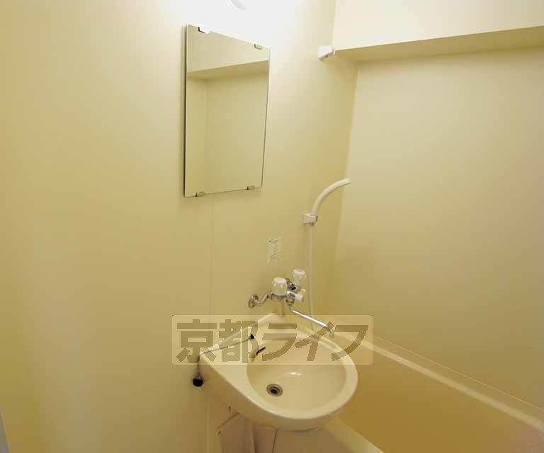 洗面設備　洗面台です