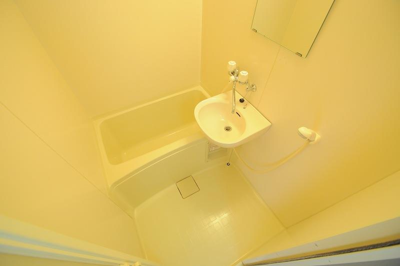 バス・シャワールーム　バス・トイレはもちろん別仕様