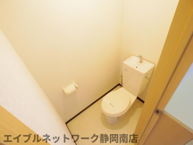 トイレ　コンパクトで使いやすいトイレです