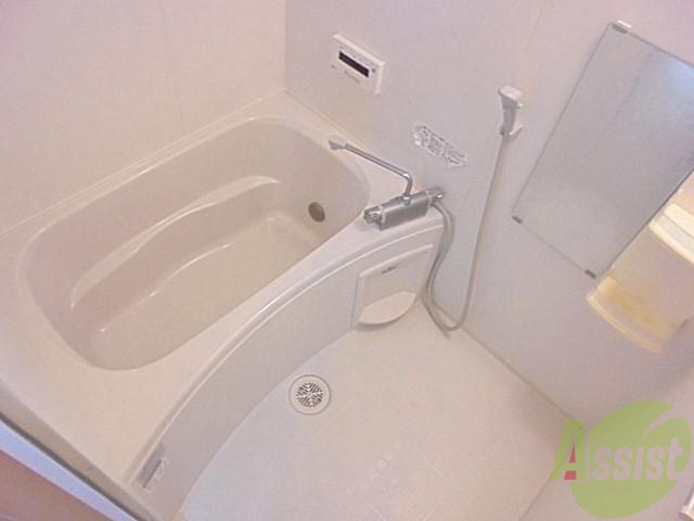 バス・シャワールーム　綺麗なお風呂に浸かって一日の疲れを癒してくださいね。