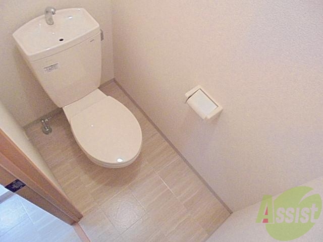 トイレ　こちらのおトイレで落ち着いて用を足してくださいね～。