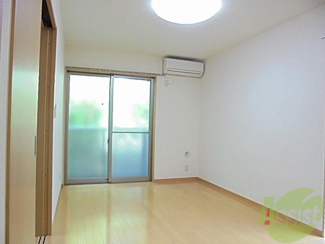 居室・リビング　広々としたリビングですよ。とてもきれいですよ～～。