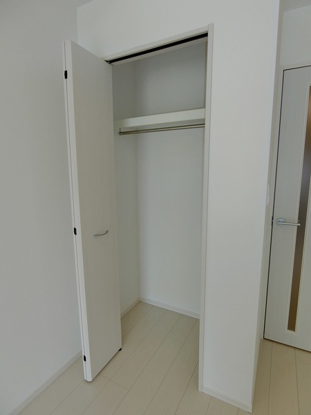 収納　ハンガーパイプクローゼット