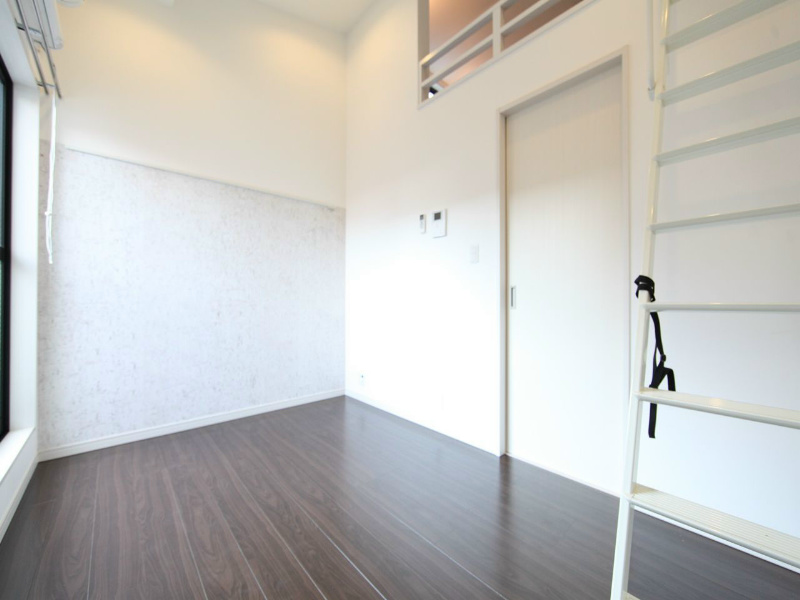 居室・リビング　洋室5.1帖　ロフト5.3帖（収納でもお部屋でも使えます）