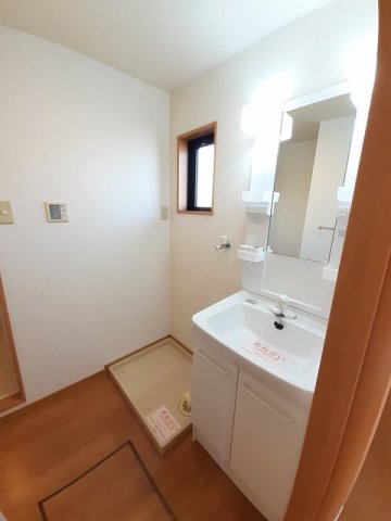 洗面設備　脱衣スペースもあります