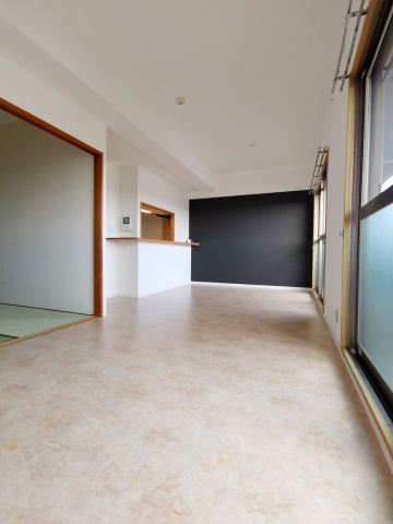 居室・リビング　南に面した明るいリビング