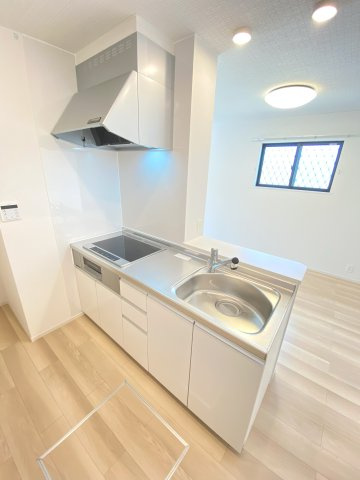 キッチン　※同タイプ写真になります