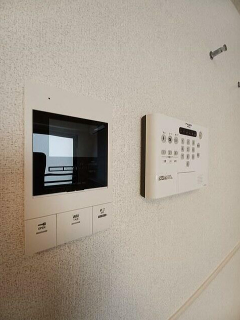 セキュリティ　モニター付きインターホン
