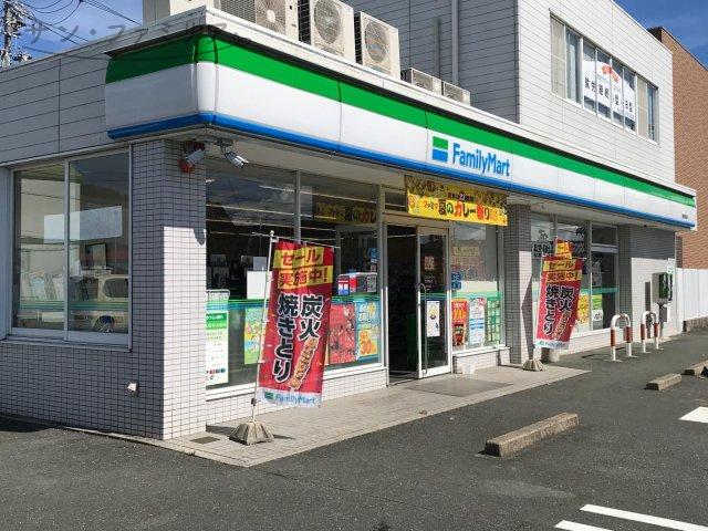 コンビニ　ファミリーマート　豊橋東脇店（コンビニ）まで16m