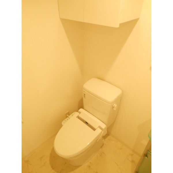 トイレ　（別タイプ参考写真）ガーラ・シティ王子　北区王子3