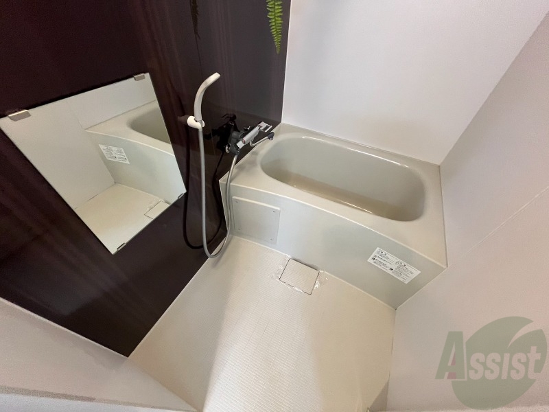 バス・シャワールーム　お風呂になります。一日の疲れを癒してくださいね。