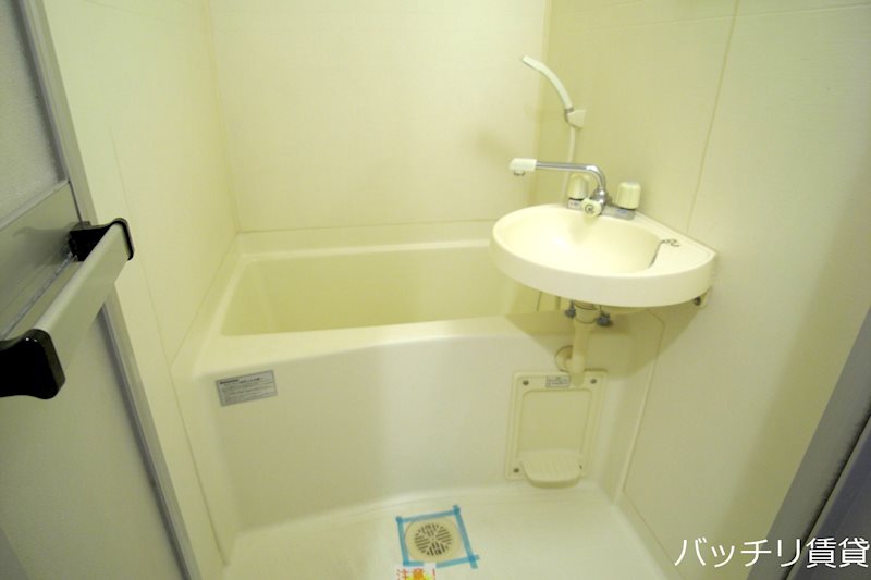 バス・シャワールーム　＊画像は別部屋の為イメージ、現状優先致します