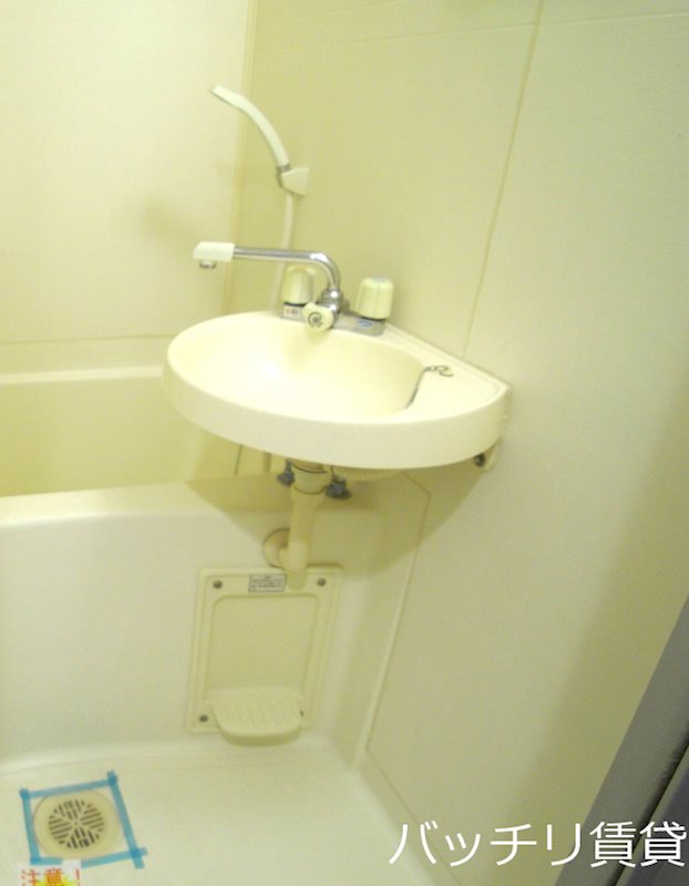 洗面設備　＊画像は別部屋の為イメージ、現状優先致します