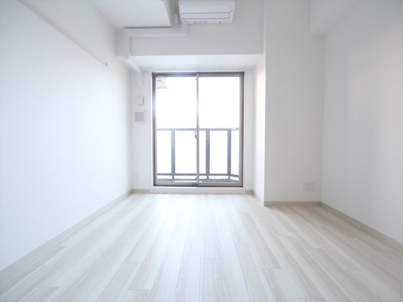 バルコニー　洋室7帖　2面採光　エアコン付　バルコニー