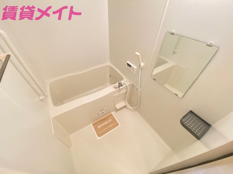 バス・シャワールーム　同物件別室の画像です